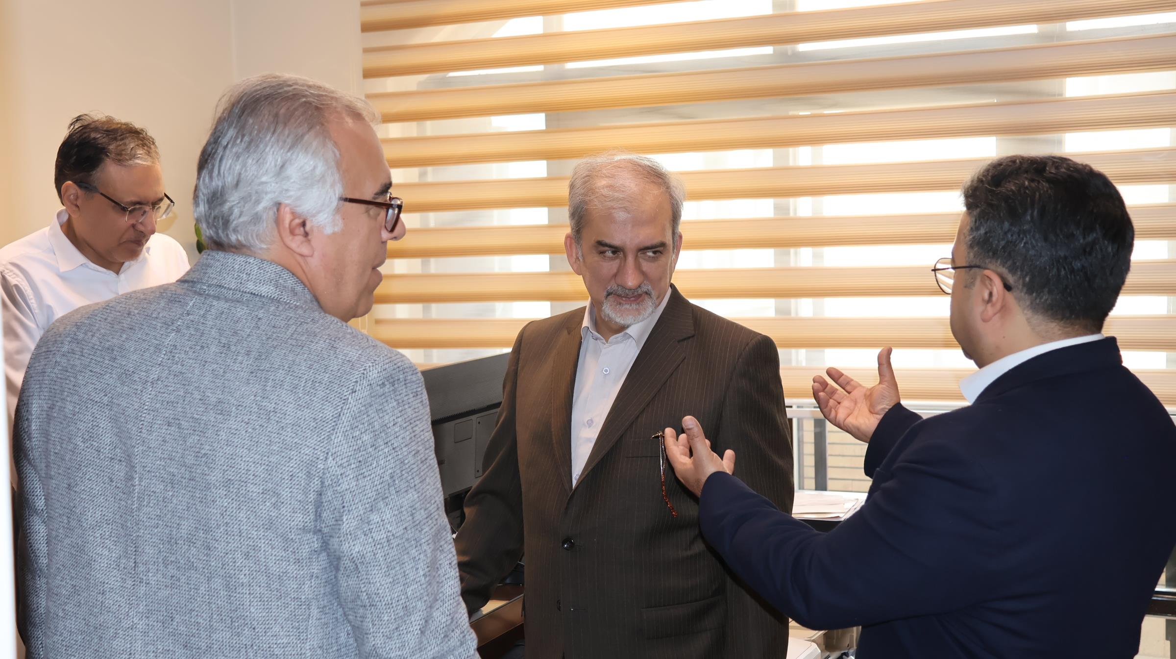 افتتاح نیروگاه خورشیدی  10