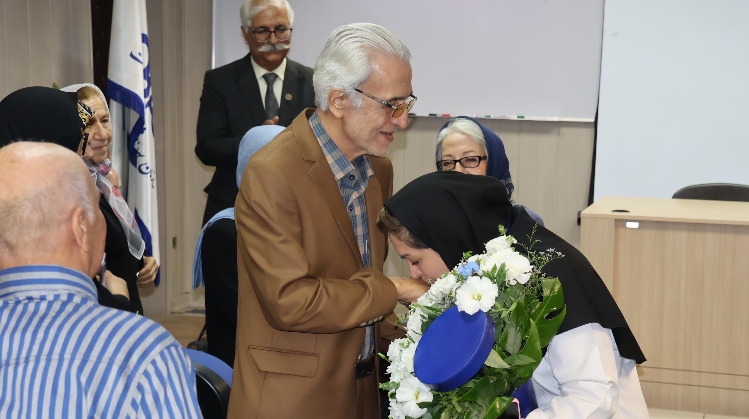 بازنشستگان 17