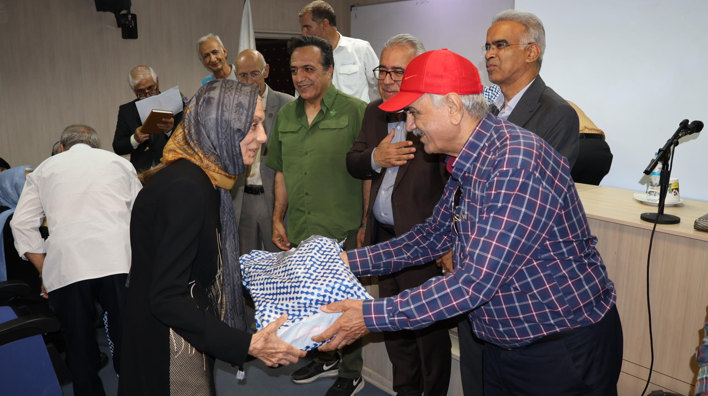 بازنشستگان 12
