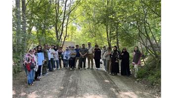 برگزاری گلگشت خانوادگی با حضور جمعی از کارکنان بهداشت و درمان مشهد و خانواده‌های ایشان در ارتفاعات گلمکان